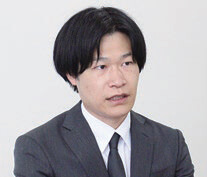 佐野 文哉 氏